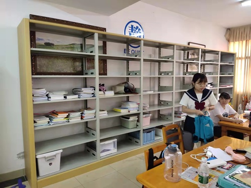 书架2 书架2