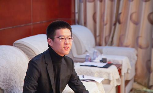 李国琛 李国琛